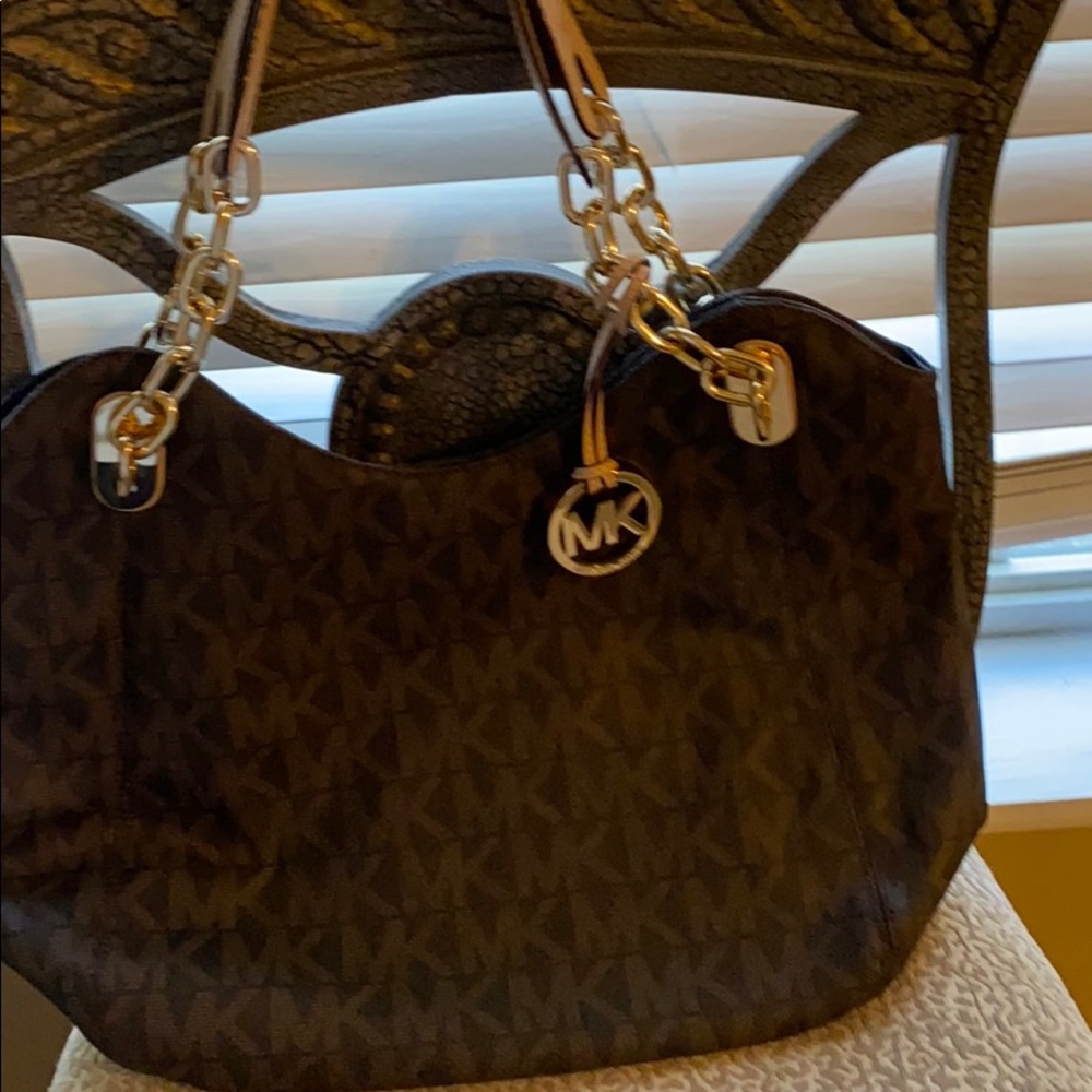 Michael Kors - Picture 2 of 3